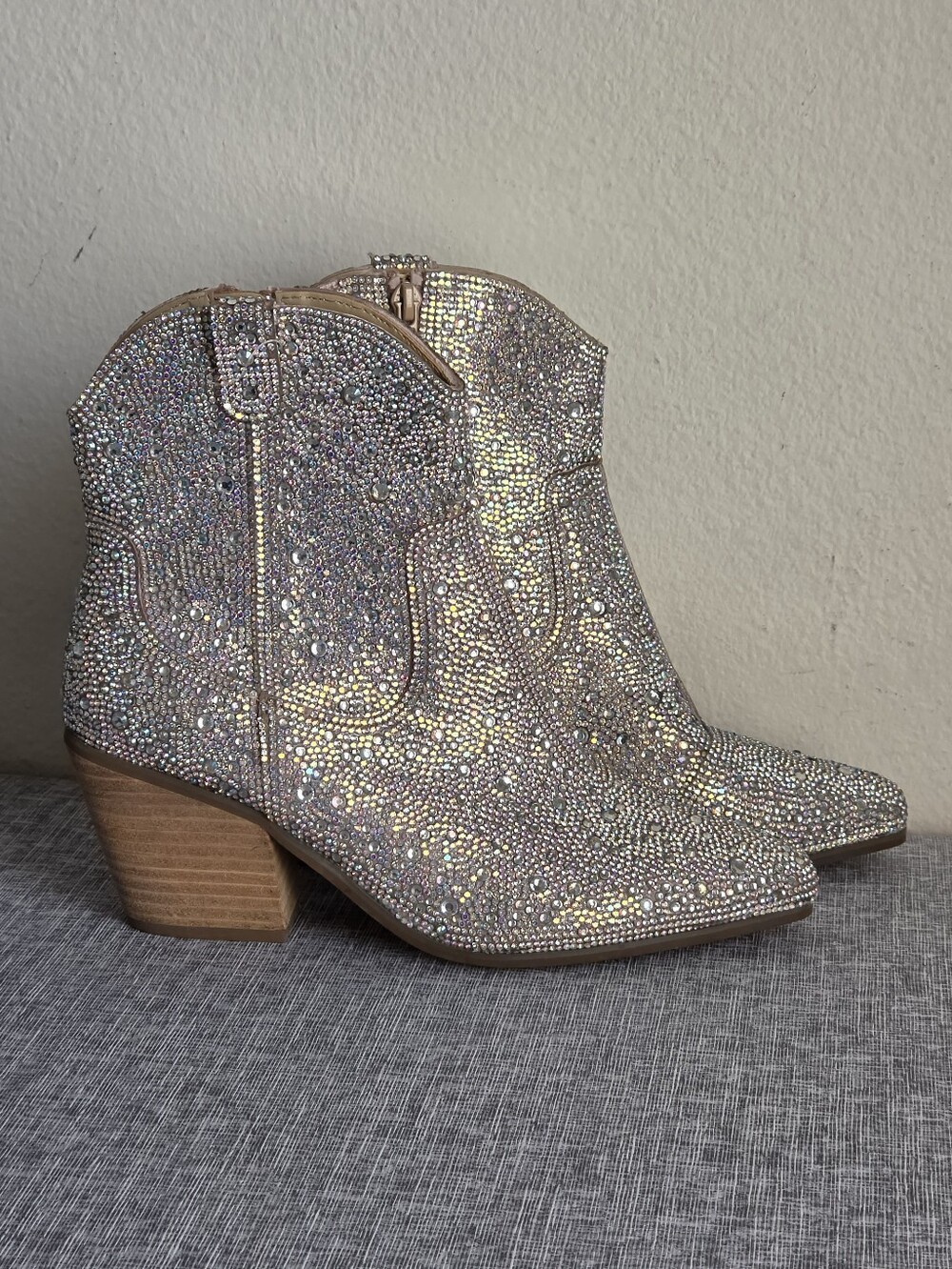 Matisse Shayne Silver Rhinestone Western Ankle Boots Booties Size 7 Dance Bride